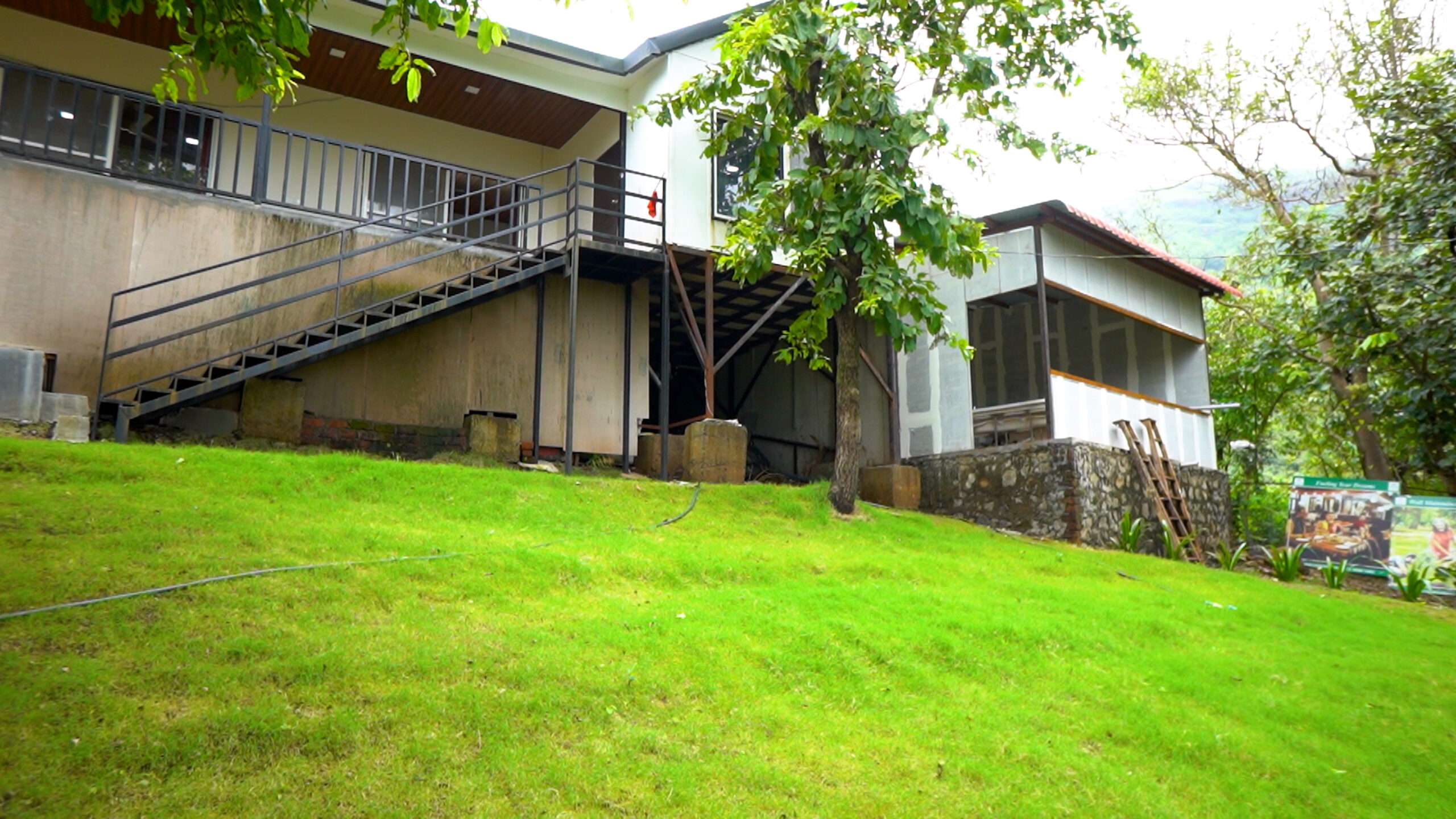 ss.00_09_28_10.Still056