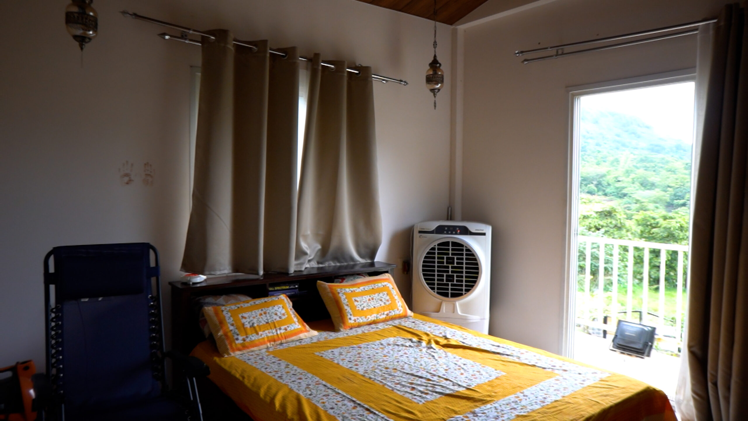 ss.00_11_38_29.Still074